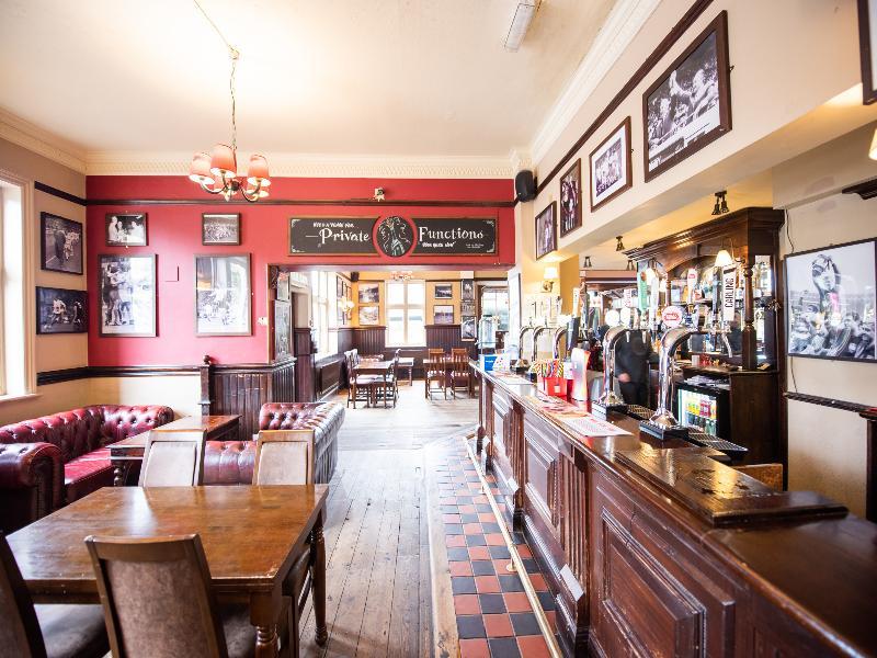 Oyo The Green Man Pub And Hotel London Exterior foto